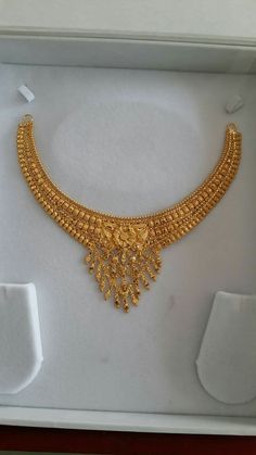 Golden Choker Necklace Indian, Muslim Necklace, Gold Neckles, Indian Gold Jewellery Design, Om Necklace