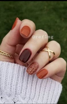 Acrylics For Pale Skin, Rustic Nails For Wedding, Thanksgiving Nails Fall Sns, Fall Inspired Dip Powder Nails, November Nails Natural, September Mail Ideas, Short Nails Ideas Autumn Square, Short Fall Nails 2023 Matte, Nail Colors Thanksgiving