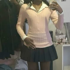 Jasmine Tookes Aesthetic, Pink And Brown Aesthetic, Old Money Feminine, Layered Pleated Skirt, Collared Shirt Outfits, 6th Form Outfits, Icons Coquette, Aesthetics Pink, Brunette Bombshell