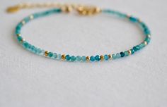 Dainty Tiny Faceted Round Apatite Bead Bracelet Gemstone - Etsy Bracelet Minimalist, Bracelet Gemstone, Gemstone Beaded Bracelets, Bead Jewellery, Minimalist Wedding, Bead Bracelet, Spring Rings, Beautiful Bracelet, Or Rose