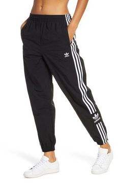 Adidas Shoes Outfit, Pants Nordstrom, Looks Adidas, Looks Hip Hop, Track Pants Outfit, Cute Sweatpants, Fest Outfits, Teenage Outfits, Adidas Track Pants