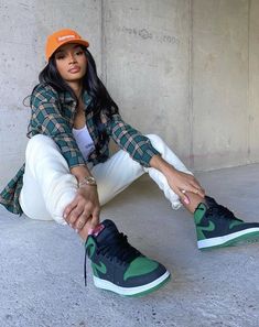 Outfits With Jordan 1s, Cute Outfits With Jordans, Jordan Outfits Womens, Outfits With Jordan 1s Fashion Styles, Jordan 1 Outfit Women, Streetwear Inspo, Jordan 1s