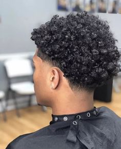 Curly Hair Taper, Afro Fade Haircut, Boys Haircuts Curly Hair, Curly Taper Fade, Temp Fade Haircut, Fade Haircut Curly Hair, Low Taper Fade Haircut, Taper Fade Curly Hair, Afro Hairstyles Men