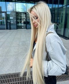 Ariana Grande Hair, Extra Long Hair, Platinum Hair, City Outfits, Hair Makeover, Long Blonde Hair