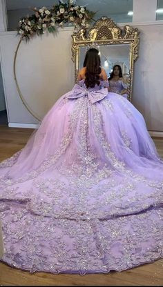 Rapunzel Dress Quinceanera, Quince Dresses Violet, Quince Dress Lilac, Quinceañera Dresses Purple, Quince Dresses Purple And Gold, Purple Quinceanera Dresses Rapunzel, Tangled Rapunzel Sweet 16, Xv Dresses Purple, Qenseñera Ideas Purple