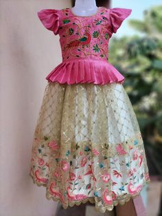 Net Lehenga Designs Latest, Frock Models For Kids, Net Lehenga Designs, Frock For Kids, Lehenga Designs Latest, Pattu Pavada, Mom And Baby Dresses, Kids Prom Dresses, Frock Models