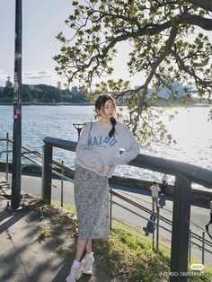 Baguio Outfit, Celana Jogger Wanita, Outfit Recipes, Modest Girly Outfits, 사진 촬영 포즈, Casual Chic Outfits, Korean Casual Outfits, Other World, Stylish Photo Pose