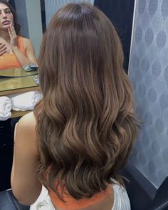 Light Brown Hair Styles, Brown Hair Styles, Old Money Brunette, Light Brown Hair Color, Brown Hair Inspiration, Rambut Brunette, Light Brunette, Beige Hair