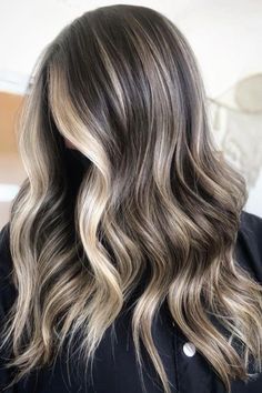 Blonde Highlights On Dark Hair, Brown Hair Inspo, Gorgeous Hair Color, Dark Hair With Highlights, Brown Hair With Blonde Highlights, Brunette Balayage Hair, Brown Hair Balayage