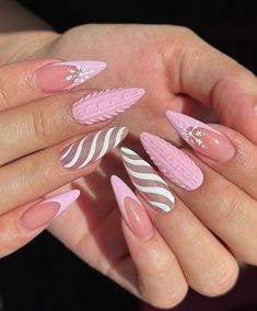 Winder Nails, Pink Winter Nails, Pink Stiletto Nails, Candy Cane Pattern, Acrylic Nails Almond Shape, Candy Cane Nails, Golden Nails, Stiletto Nails Designs, Cute Acrylic Nail Designs