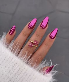 Nail Inspo Trendy Chrome, Fuschia And Silver Nails, Purple Pink Nails Designs, Hot Pink Chrome Nails Designs, Fuschia Chrome Nails, Bright Chrome Summer Nails, Chrome Hot Pink Nails, Pink Metallic Nail Designs, Pink Crome Nails Ideas