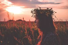 20 (Unusual) Things That Define A Girl With A Gypsy Soul Solstice Quotes, Mundo Hippie, Eclipse Lunar, Eclipse Solar, Rome Antique, Flower Girl Crown, Highly Sensitive People, Magical Life, Witchcraft For Beginners