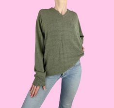 Vintage 90s Green Academia Skater Sweater FREE SHIPPING Pullover closure with long sleeves and a vneck. Great condition Brand - Dockers Tag size - Large Seen on size small, 5'4 Measurements (laying flat) Chest - 23.5 in Length - 27 in Sleeve length - 25 in #greensweater #90ssweater #skatersweater #y2kskatersweater #academia grandpa grunge *i try to include all noted flaws, but vintage is expected to have some wear from age and use (please ask all questions before purchasing) Green 90s Style Winter Sweater, 90s Style Green Crew Neck Sweater, 90s Style Green Long Sleeve Sweater, 90s Green Crew Neck Sweater, Retro Green V-neck Sweater, Green Academia, Flat Chest, Y2k Skater, Pullover Sweater Men