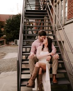 Tis the season of engagements and engagement sessions! Loved meeting these two and cannot wait for their big day!! @ashleyepowers •
•
•
#engagementsession #downtowngreensboro #downtownengagementsession