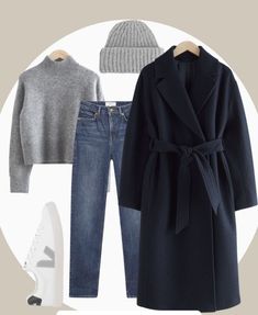 Winter 2020 Fashion Trends, Capsule Wardrobe True Winter, Pea Coats Women Outfit, Austria Winter Outfit, Seattle Winter Outfits, Winter Outfits Scandinavian, Winter Outfit For School, Navy Coat Outfit, Gray Outfit