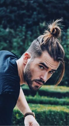 Mens Ponytail Hairstyles, Man Ponytail, Man Bun Hairstyles, Mens Hairstyles With Beard, Ponytail Hairstyle, Mens Hairstyles Medium, Men Hair Color