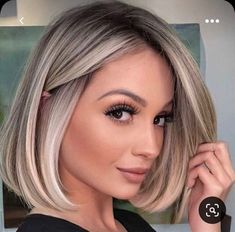 Shirt Hair Cuts, Corte Chanel, Hair Color Caramel, Short Hair Trends, Hair Magazine, Ash Blonde Hair, Shirt Hair, Haircuts For Medium Hair, Short Hair Color