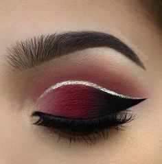 Silver Eye Makeup, Gold Eyeliner, Eyeliner Tips, Smink Inspiration, Beauty Make-up, Eye Makeup Designs, Makeup Eye Looks