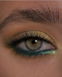 Green N Golden Eye Makeup, Eye Look For Green Eyes, Green And Gold Makeup Ideas, Green And Gold Eyeliner, Hazel Green Eye Makeup, Hoco Make Up Ideas, Subtle Emerald Green Eye Makeup, Earthy Green Makeup, Green Glittery Eye Makeup