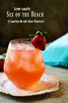 Sex on the Beach Drink: Fruity Low Carb Summer Cocktail - Lowcarb-ology Beach Drink Recipes, Beach Drink, Low Carb Cocktails, Keto Smoothie Recipes, Keto Cocktails, Keto Drinks, Low Carb Drinks, Beach Drinks