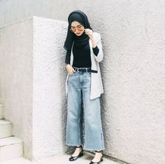 Office Hijab, Disposable Income, Pinterest Uk, College Outfits Winter, Hooded Sweatshirt Dress, Modest Outfit, Womens Fashion Casual Spring, Fashion Jeans