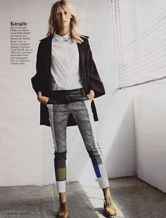 Tibi’s nelio blocks with leather skinny pant and thebonded techy twill short sleeve sweatshirt in the August 14th issue of Brigitte Germany. Simply Fashion, Fashion Attire, Sporty Chic, Blog Page, French Style, Women's Style, Fashion Prints, Dress To Impress, Casual Style