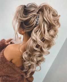 Long Curly Ponytail Updo List Of Hairstyles, Stylish Updos, Bridesmaid Hair Ponytail, Short Hair Updo Tutorial, Chic Ponytail, High Pony, Ponytail Updo, Easy Updo Hairstyles