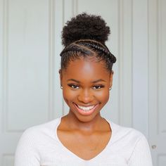 Which are the trending black natural hairstyles for medium hair you can rock today? Check out these hairstyles that are appropriate for any function. Medium 4c Hairstyles, Middle Part Styles, Femininity Aesthetic, Aesthetic Pose, Natural Afro, Short Box Braids Hairstyles, Natural Hair Stylists