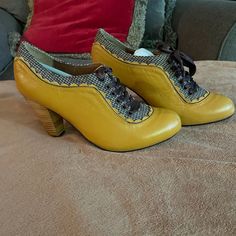 Brand New-Leather Upper Vintage Lace-up Boots With Cap Toe And Leather Sole, Classic Yellow Lace-up Boots, Vintage Lace-up Boots With Pointed Toe And Leather Sole, Vintage Yellow Brass Jewelry, Vintage Yellow Pointed Toe Heels, Vintage Shoes, Mustard, Leather Upper, Womens Sizes