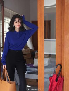 Dark Blue Outfits Aesthetic, Kelifaneoi Outfit, Exam Outfit College, Pose Fotografi, Deep Winter, Modest Fashion Outfits, Professional Outfits, Mode Vintage