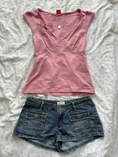 Brandy Melville Usa, Downtown Outfits, 2000s Outfits, Fits Clothes, 2000s Fashion Outfits, Grunge Goth, Cute Everyday Outfits, Your Outfit, Really Cute Outfits