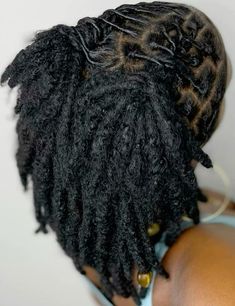 Braided Hairstyles Dreads, Loc Hairstyles For Medium Length, Chunky Locs Hairstyles, Styles For Beginner Locs, Retwist Styles For Medium Locs, Chunky Locs Black Women, Barrel Twist Short Locs, Hair Styles For Locs Dreadlocks, Thick Locs Hairstyles