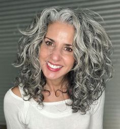 wavy hair types Hairstyles For Gray Hair, Curly Silver Hair, Grey Hair Over 50, New Year Hairstyle, Grey Curly Hair, Salt And Pepper Hair, New Hairstyles, Curly Haircuts, Natural Gray Hair