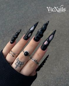 Gothic nails 3d @vicnails.v on Instagram Fake Nails Long, Long Stiletto Nails, Long Stiletto, Gothic Nails, Gel Set, Goth Nails, Fake Nails With Glue, Almond Nail, Black Nail