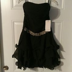 Selling A Beautiful Black Dress For Weddings Party Or Any Kind Of Nice Occasions Brand New Size 4 Holiday Wedding Strapless Mini Dress, Silver Mini Dress For Prom Season, Silver Mini Dress For Prom, Dress For Weddings, Beautiful Black Dress, Personal Things, House Dresses, Beautiful Black Dresses, House Color