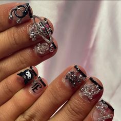 Edgy Short Nails, Short Edgy Nails, Edgy Nails Grunge, Gray Acrylic Nails, Junk Nails Short, Acrylics Short, Nails Grunge, Hippie Nails, Punk Nails