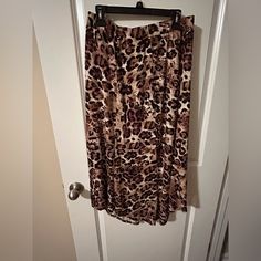 New Direction Brown Combo Cheetah Maxi Skirt. New. 95 % Polyester 5% Spandex Machine Washable. Leopard Print Lined Bottoms With Relaxed Fit, Long Black Maxi Skirt, Boho Style Skirts, Skirts Flowy, Tie Dye Maxi Skirt, Blue Maxi Skirt, White Floral Skirt, White Maxi Skirts, Ombre Fashion