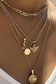 Multi Layered Necklace, Rosé Angel, Preppy Jewelry, Pretty Jewelry Necklaces, Multi Layer Necklace, Jewelry Accessories Ideas, Dope Jewelry, Estilo Punk, Jewelry Fashion Trends