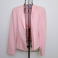 Vintage 80s Pepper Tree light pink cropped blazer jacket. Small collar. Single button closure. Scalloped pockets.
Size 7/8 Petite
Polyester and rayon. Excellent condition. Very small spot on front near pocket.
Measurements are taken flat. Pit to pit: 18" Shoulder: 16" Sleeve: 22" Length: 22" Turtleneck Under, Wedding Guest Outfit Winter, Pepper Tree, Cropped Blazer Jacket, Tree Light, White Turtleneck, Cropped Blazer, Long Sleeve Jumpsuit, Favorite Sweater