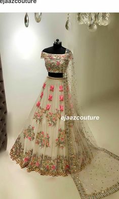 Indian Outfits Lehenga, Wedding Lehenga Designs, Designer Bridal Lehenga, Pakistani Dresses Casual, Bridal Dress Fashion, Traditional Indian Outfits, Indian Bridal Dress, Indian Gowns Dresses, Pakistani Bridal Dresses