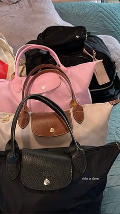 Longchamp Bag, Handbag Essentials, Longchamp Bags, Girly Bags, What In My Bag, Fancy Bags