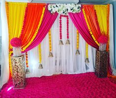 Indian Photobooth Ideas, Grahshanti Decor, Garba Theme Decor, Garba Selfie Corner, Traditional Backdrop Decoration Indian, India Decoration, Traditional Indian Backdrop Decor, Garba Decor, Satyanarayan Pooja