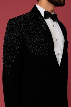 Black Handwork Suit, Embroidery Blazer Men, Wedding Suits Men Black Tuxedos, Men Suits Style Wedding Classy, Hand Work Dress Design, Embroidery Designs On Suits, Black Suit Embroidery Designs, Tuxedo For Men Wedding Classy, Designer Tuxedo Men Grooms