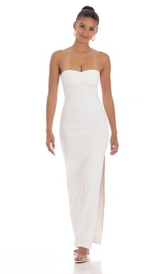 Strapless Bodycon Maxi Dress in White | LUCY IN THE SKY Strapless Long White Dress, White Strapless Dress Outfit, Strapless Dress Outfit, Graduation White Dress, Long White Maxi Dress, Upf Clothing, Simple White Dress, White Dress Formal, Strapless Long Dress