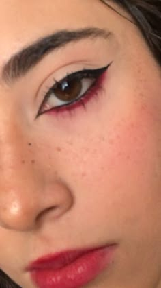 Red And Black Aesthetic Makeup, Piercing Both Nostrils, Lovejoy Inspired Makeup, Red Makeup Looks Easy, Eyeliner With Red Eyeshadow, Cute Simple Eyeliner Looks, Red Eyeliner Under Eye, Simple Red And Black Makeup, Subtle Red Makeup Looks