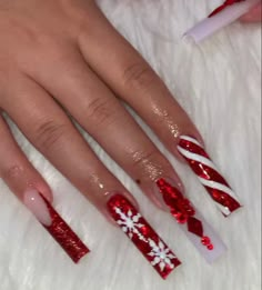 Baddie Xmas Nails, Glam Christmas Nails Acrylic, Red Christmas Nail Set, Red Christmas Nails Coffin, Christmas Freestyle Nails, Christmas Nails Design Ideas, Christmas Nails Xl, Christmas Nails Sparkly, Red Holiday Nails Acrylic