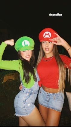 Easy halloween duo costume ideas. girls halloween costume ideas. Mario easy costume DIY Costume Halloween Duo, Mario Halloween Costumes, Carnaval Outfit, Halloween Duos, Cute Group Halloween Costumes, Carnaval Costume, Classy Halloween Costumes, Matching Halloween Costumes, Bff Halloween Costumes