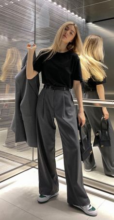 Elegante Casual, Classy Work Outfits, Looks Street Style, Casual Work Outfits, Mode Inspo, Looks Chic, 가을 패션, Grey Pants