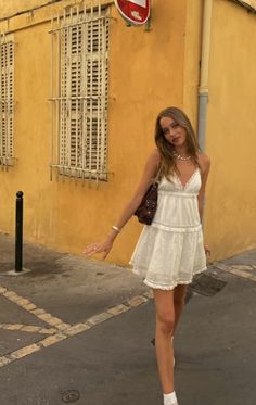 Southern Europe Outfits, Holiday Abroad Outfits, European Girl Fashion, Europe Clothes Aesthetic, European Summer Outfits Dresses, Summer Outfits Croatia, Euro Girl Summer Outfits, Rome Fits Summer, Summer In Italy Outfits Aesthetic