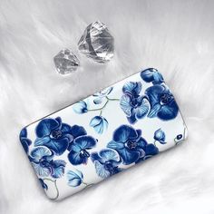 227.7 k följare, 1,308 följer, 1,476 inlägg - Se foton och videoklipp från iDeal Of Sweden® (@idealofsweden) på Instagram Power Bank, Beautiful Design, 10 Things, Blue